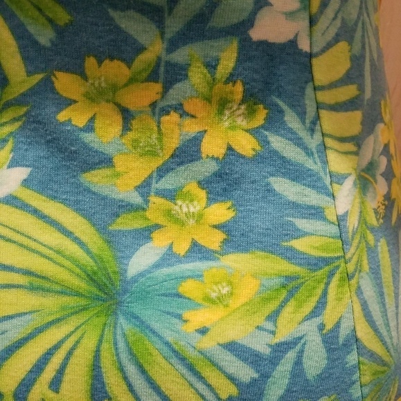 Copy - L Designs Soft Floral Dress - Picture 4 of 7